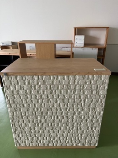 美品　レジカウンター台