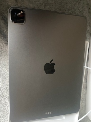 最新iPadPro11インチ  第4世代 ほぼ新品です。