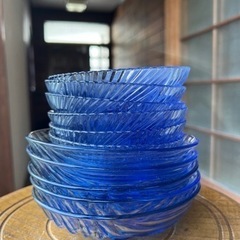 【決まりました】レトロ　ブルーガラス　ガラス食器　小皿　中皿