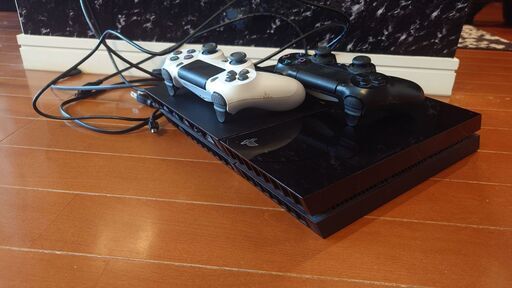 PlayStation®4 Pro ジェット・ブラック コントローラー2台セット