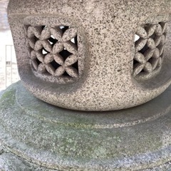 灯籠と手水鉢？