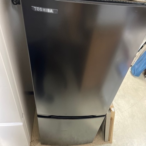 2022年　TOSHIBA 153L 冷蔵庫　　黒