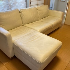 ソファーをお譲りします。