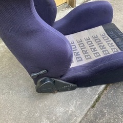 ブリッド　セミバケットシート