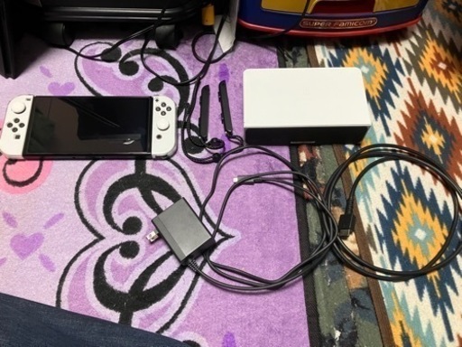 ［受渡者仮決定・箱説なし・早く引き取りに来てくれる方優先］ニンテンドーSwitch有機ELモデル　ホワイト