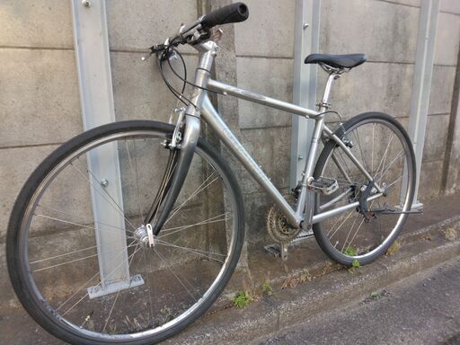 GIANT　ESCAPE　　ジャイアントエスケープ　クロスバイクです。