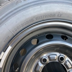 ハイエースバン　純正タイヤ