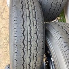 ハイエースバン　純正タイヤ