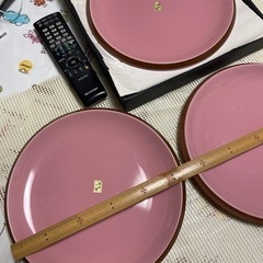 ピンク色の大皿2枚1組　×2箱取引完了