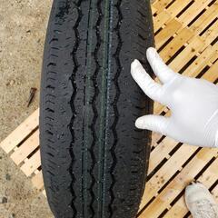 ハイエース200系純正ホイール&タイヤ（キャップ付き）