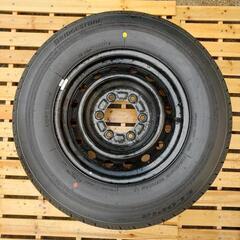 ハイエース200系純正ホイール&タイヤ（キャップ付き）
