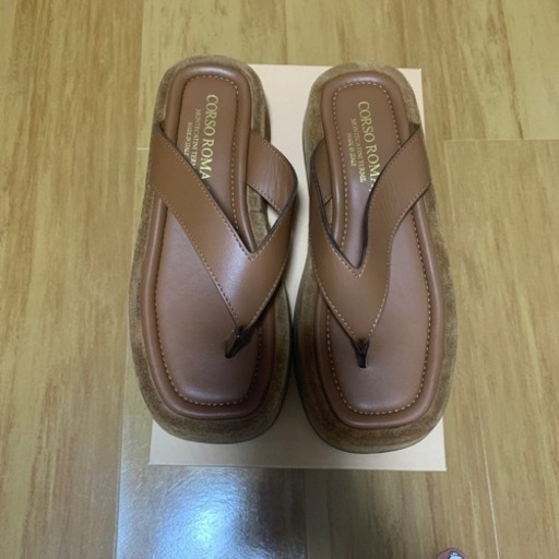 CORSO ROMA 9 レザー厚底トング