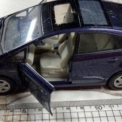 1/30トヨタPRIUS ダイキャスト製　紺色