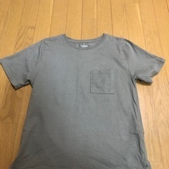 LOWRYS FARMのTシャツ