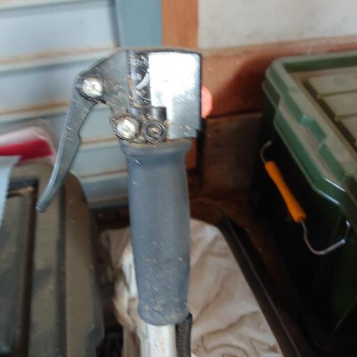 リョ日草刈り機