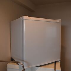 ＜２＞アイリスの小型冷蔵庫