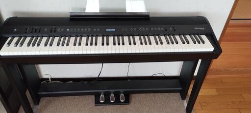 電子ピアノ：Roland FP-90（愛媛県内であれば無料で配送いたします）