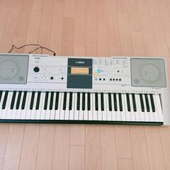 電子ピアノ　キーボード　YAMAHA　PSR-E323