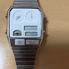 TRIWAとmovement in motionの時計