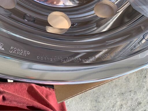 大型トラック用 アルミホイール 22.5×7.50 10H PCD335 Offset 162