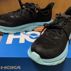 ランニングシューズ HOKA