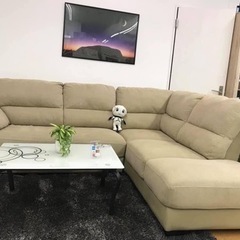 ベージュ布張りカウチソファを入荷致しました！！！