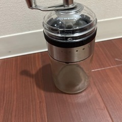 ダイソーのコーヒーミル　手動