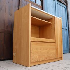 HOTTA WOODY(堀田木工所)のアンアン キッチンカウンターです。天板に