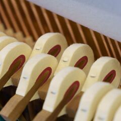 中古ピアノ ヤマハ UX3 Vivid Violet (1983年製)