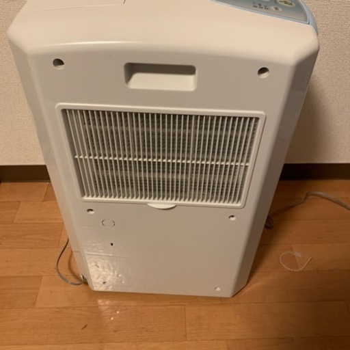 最終値下げ 札幌市内配達無料 除湿器 CDM-1018 2018年製