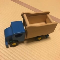 トラック　おもちゃ
