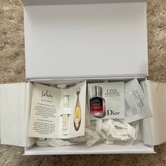 Dior サンプル　香水　美容液　クリーム　箱と紙袋