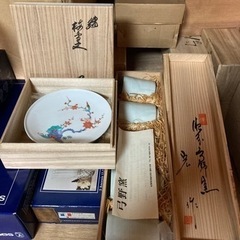 不要になった食器、絵画、花瓶、掛軸、骨董品買取ります！の画像