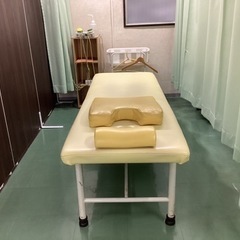 【無料】治療院ベッド黄色③