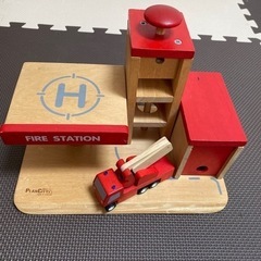 プランシティ プラントイズ 木製 おもちゃ 消防車