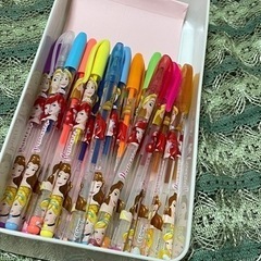 ペン、色鉛筆、など