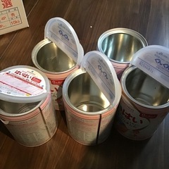 空き缶　ミルク缶