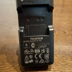 🌈No.108 FUJIFILM BC-45Cバッテリー充電器