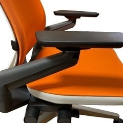 【未使用品】Steelcase スチールケース Gesture ジェスチャー ラップバック　オフィスチェア 椅子 オレンジ