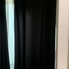 【美品】小窓用/一級遮光黒カーテン（幅100cm 丈110cm）