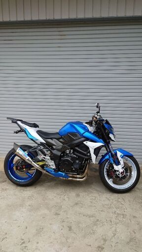 改造多数！！ GSR750 フルカスタム ヨシムラ マフラー オーリンズサスペンション ブレンボブレーキ フェンダーレス カーボン バックステップ 低走行 13500km 改造多数！！ GSR750 フルカスタム ヨシムラ マフラー オーリンズ