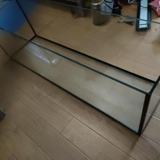 決まりした。引き取り希望です。90センチスリムガラス水槽と60センチガラス水槽です。