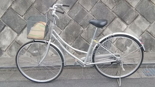 新車に近いマルキン27インチギアなし自転車