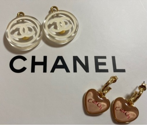 シャネルとCOACHのピアス