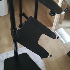 モニタアームとノートPC用トレー【あと数日で廃棄します】