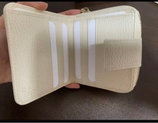 新品未使用︎イタリア買付☆GUCCI グッチ 二つ折り財布 GG キャンパス