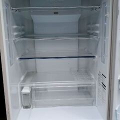 Panasonic5ドア2012年。自動製氷つき。