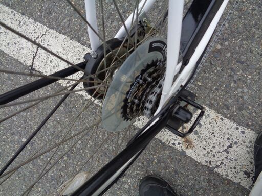 ELEANOR 26インチ 6速 白黒 軽快車 (193)