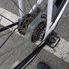 ELEANOR 26インチ ６速 白黒 軽快車 (193)