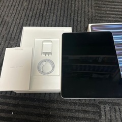 Apple iPad Pro 12.9インチ(第6世代) Wi-Fi 512GB とペン付き